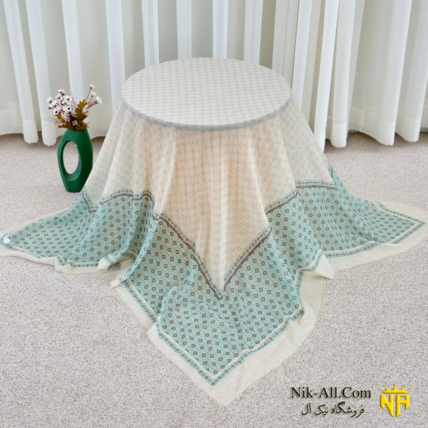 روسری ایریشمی طرح لوزی 