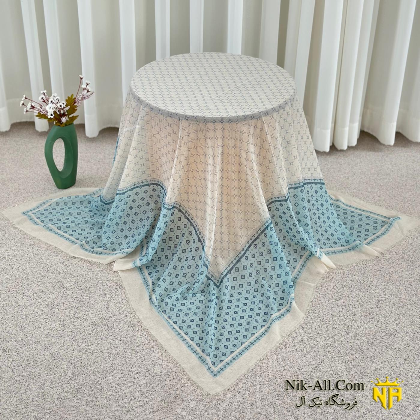 روسری ایریشمی طرح لوزی 