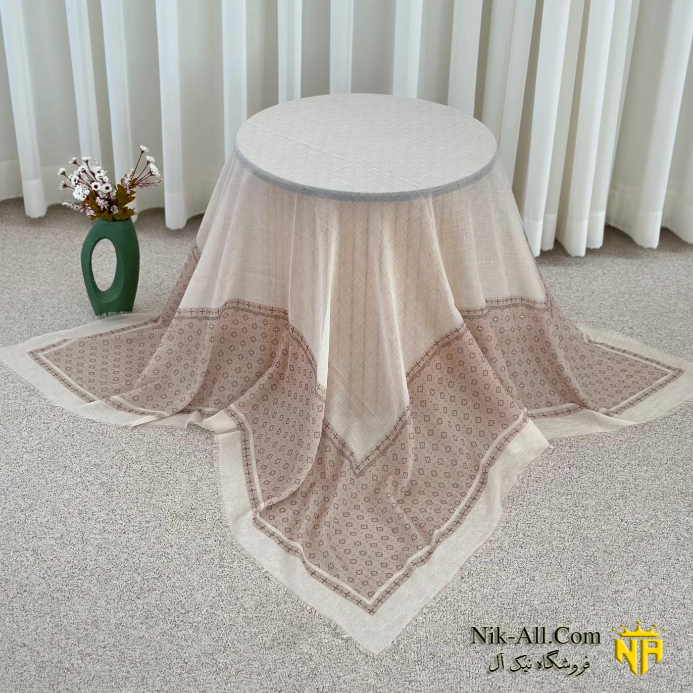 روسری ایریشمی طرح لوزی 