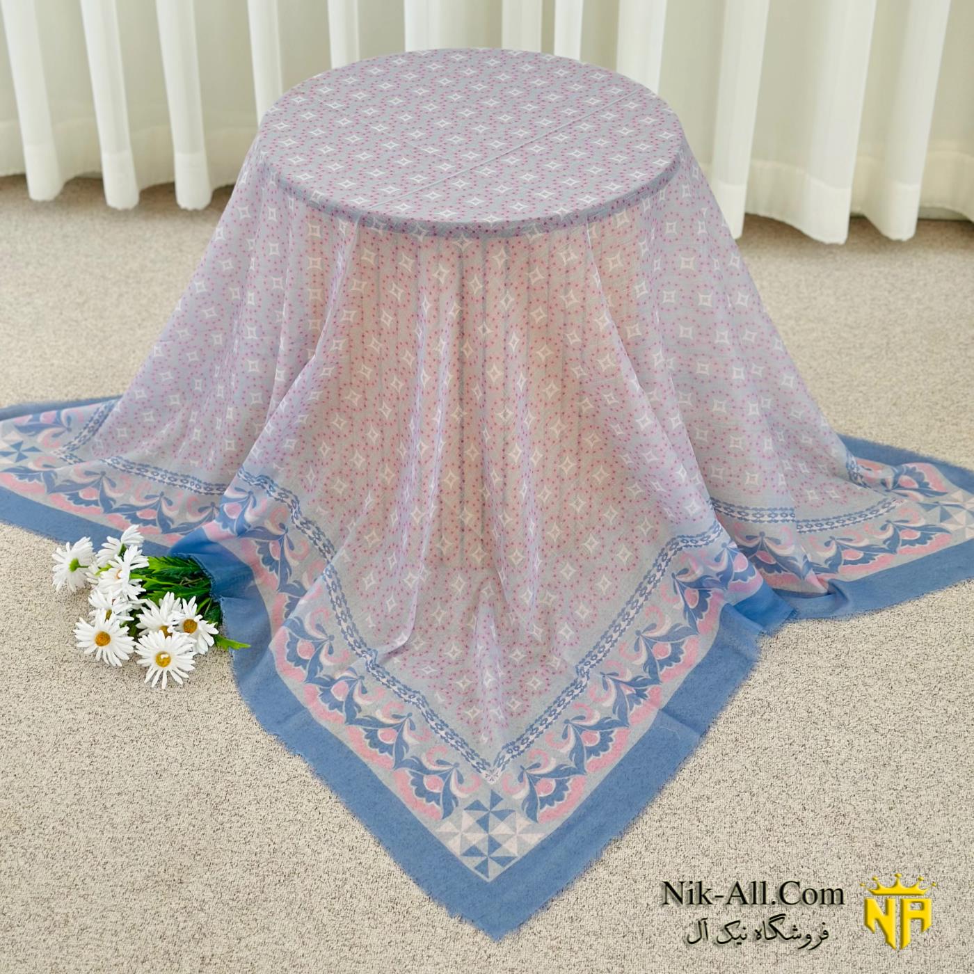 روسری ابریشمی طرح گل 