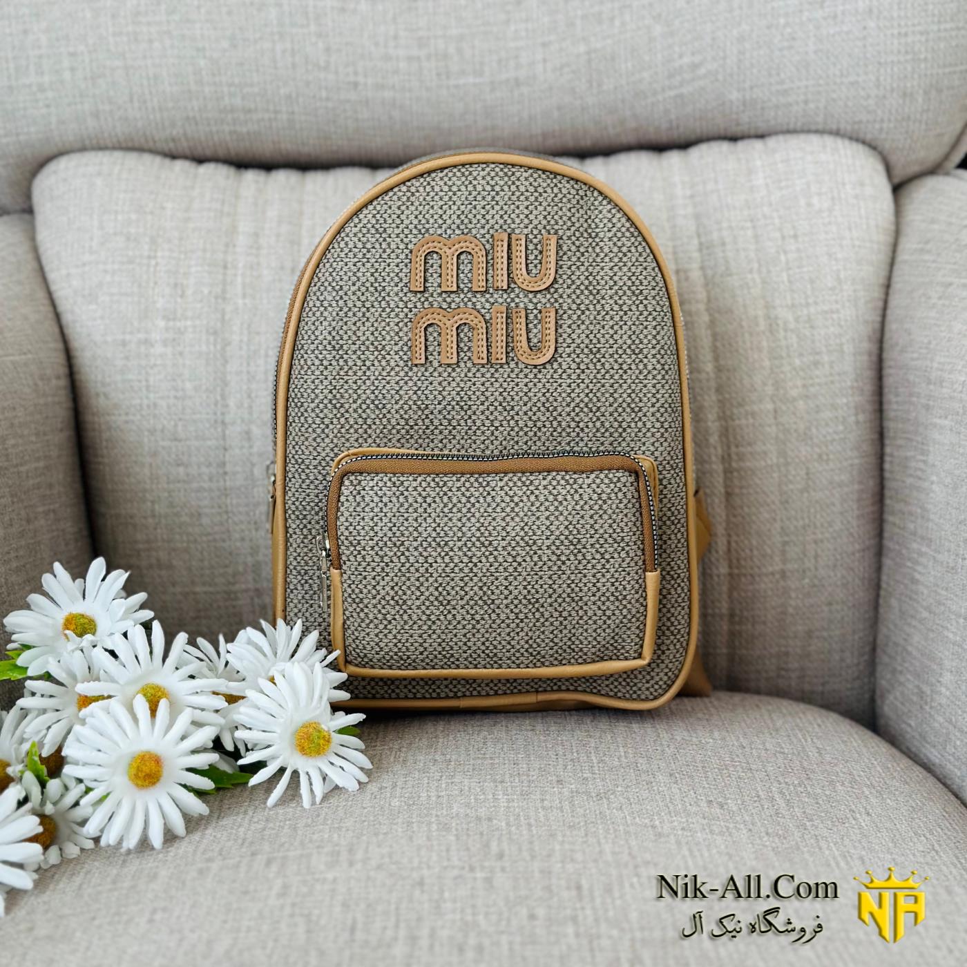 کوله میو میو